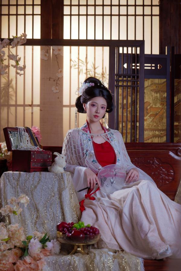 年年Nnian 年年  年年Nnian-广寒宫古风私房，绝美汉服造型尽显东方古典诱惑，大尺度唯美艺术写真第4张图片
