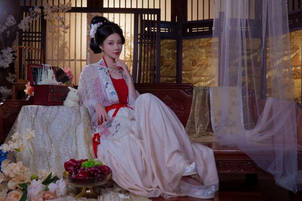年年Nnian 年年  年年Nnian-广寒宫古风私房，绝美汉服造型尽显东方古典诱惑，大尺度唯美艺术写真第7张图片