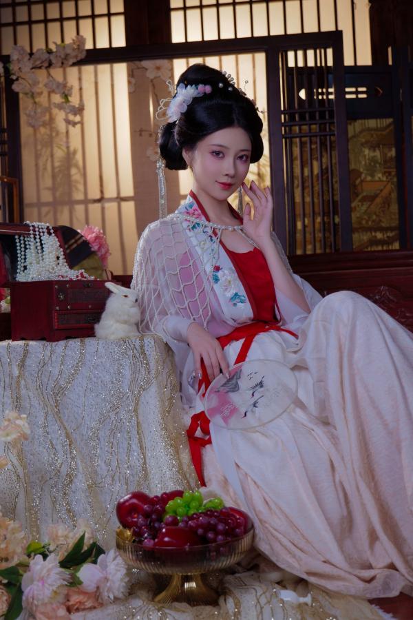 年年Nnian 年年  年年Nnian-广寒宫古风私房，绝美汉服造型尽显东方古典诱惑，大尺度唯美艺术写真第8张图片