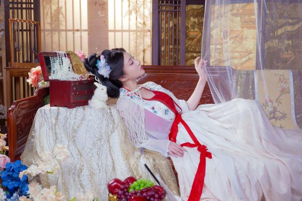 年年Nnian 年年  年年Nnian-广寒宫古风私房，绝美汉服造型尽显东方古典诱惑，大尺度唯美艺术写真第14张图片