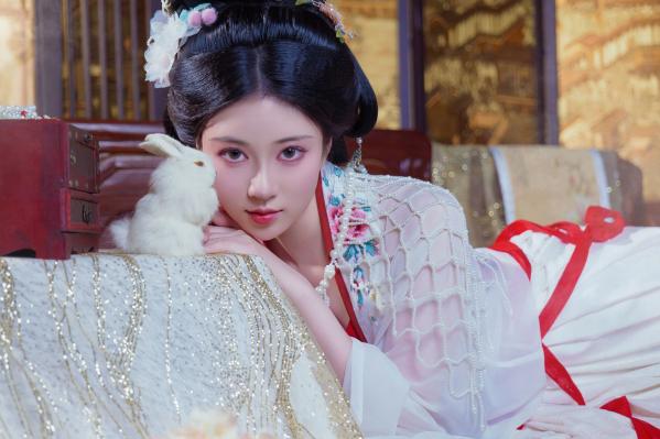 年年Nnian 年年  年年Nnian-广寒宫古风私房，绝美汉服造型尽显东方古典诱惑，大尺度唯美艺术写真第15张图片
