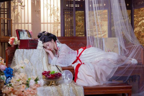 年年Nnian 年年  年年Nnian-广寒宫古风私房，绝美汉服造型尽显东方古典诱惑，大尺度唯美艺术写真第16张图片