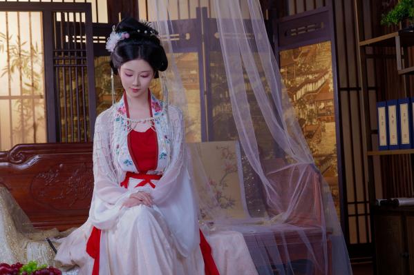 年年Nnian 年年  年年Nnian-广寒宫古风私房，绝美汉服造型尽显东方古典诱惑，大尺度唯美艺术写真第20张图片