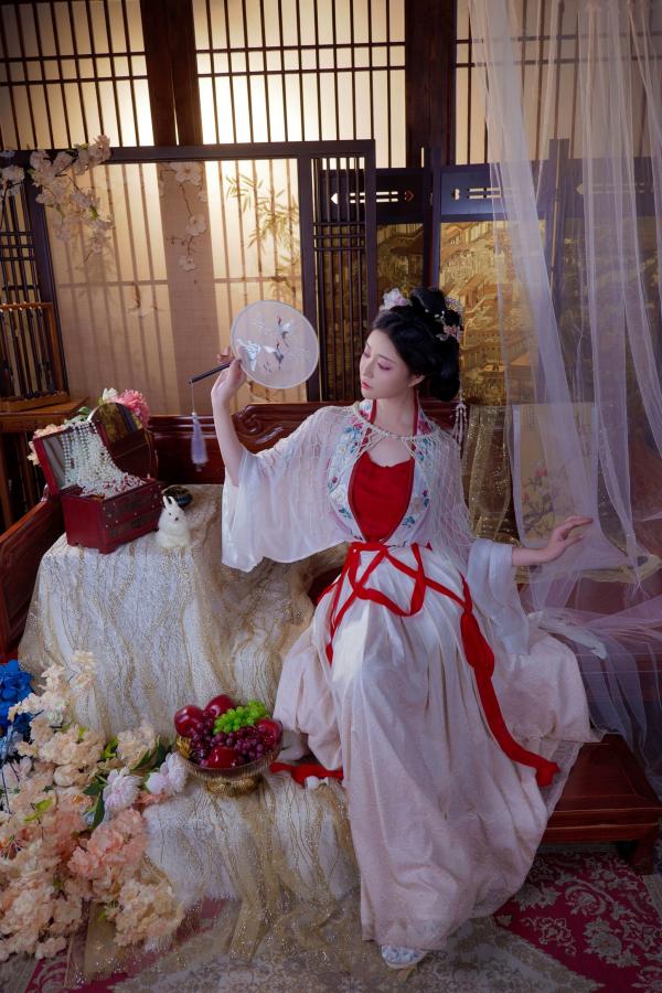年年Nnian 年年  年年Nnian-广寒宫古风私房，绝美汉服造型尽显东方古典诱惑，大尺度唯美艺术写真第30张图片