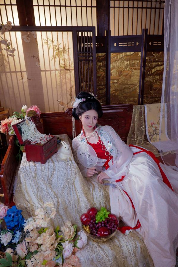 年年Nnian 年年  年年Nnian-广寒宫古风私房，绝美汉服造型尽显东方古典诱惑，大尺度唯美艺术写真第33张图片