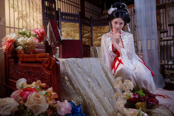 年年Nnian 年年  年年Nnian-广寒宫古风私房，绝美汉服造型尽显东方古典诱惑，大尺度唯美艺术写真第56张图片