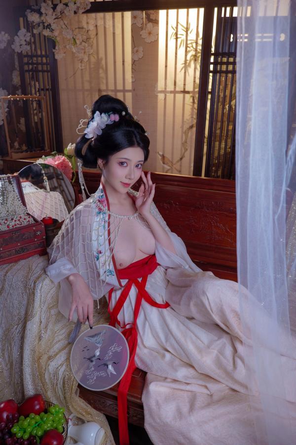 年年Nnian 年年  年年Nnian-广寒宫古风私房，绝美汉服造型尽显东方古典诱惑，大尺度唯美艺术写真第68张图片