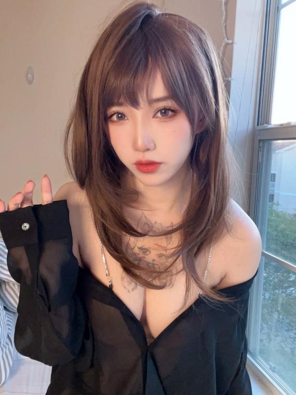    狐洛洛子 - 居家女友私房照：慵懒透视装打造卧室迷人氛围，极致诱惑的性感女神第6张图片