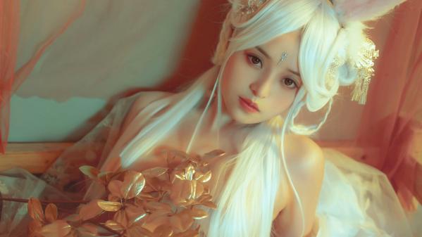   爆机少女喵小吉魔术写真：古风白发仙女cos，梦幻金粉轻纱，极致唯美神秘幻境第6张图片