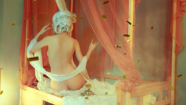    爆机少女喵小吉魔术写真：古风白发仙女cos，梦幻金粉轻纱，极致唯美神秘幻境第20张图片