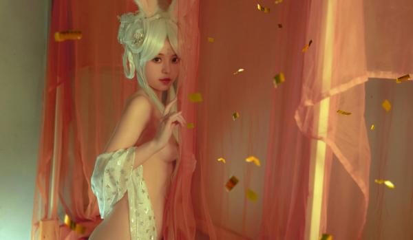    爆机少女喵小吉魔术写真：古风白发仙女cos，梦幻金粉轻纱，极致唯美神秘幻境第24张图片