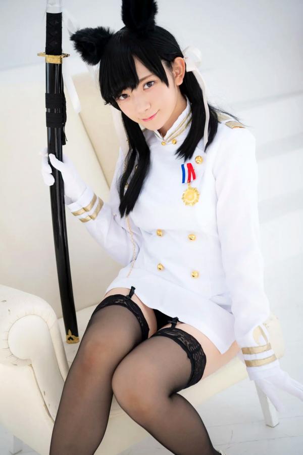    (Cosplay) 樱井Sakurai爱宕cos重现：猫耳制服少女手持长刀，极致黑丝诱惑，带你感受心动お仕置き时刻第2张图片