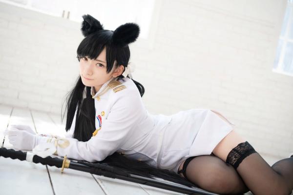    (Cosplay) 樱井Sakurai爱宕cos重现：猫耳制服少女手持长刀，极致黑丝诱惑，带你感受心动お仕置き时刻第91张图片