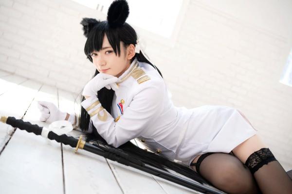    (Cosplay) 樱井Sakurai爱宕cos重现：猫耳制服少女手持长刀，极致黑丝诱惑，带你感受心动お仕置き时刻第92张图片