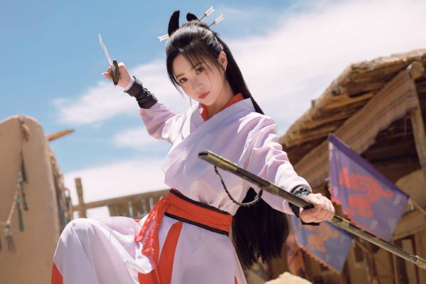 年年Nnian 年年  《年年Nnian-青丝诀》古风侠女唯美写真，西域边塞场景下的冷艳气质红白古装COS第37张图片
