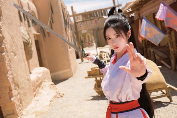 年年Nnian 年年  《年年Nnian-青丝诀》古风侠女唯美写真，西域边塞场景下的冷艳气质红白古装COS第51张图片