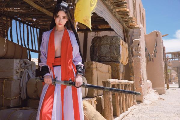 年年Nnian 年年  《年年Nnian-青丝诀》古风侠女唯美写真，西域边塞场景下的冷艳气质红白古装COS第68张图片