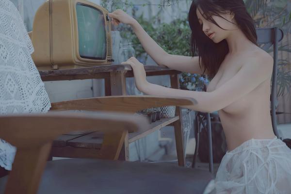 年年Nnian 年年  年年Nnian-青青子衿：复古怀旧色调私房，白蕾丝诱惑展曼妙身姿第26张图片
