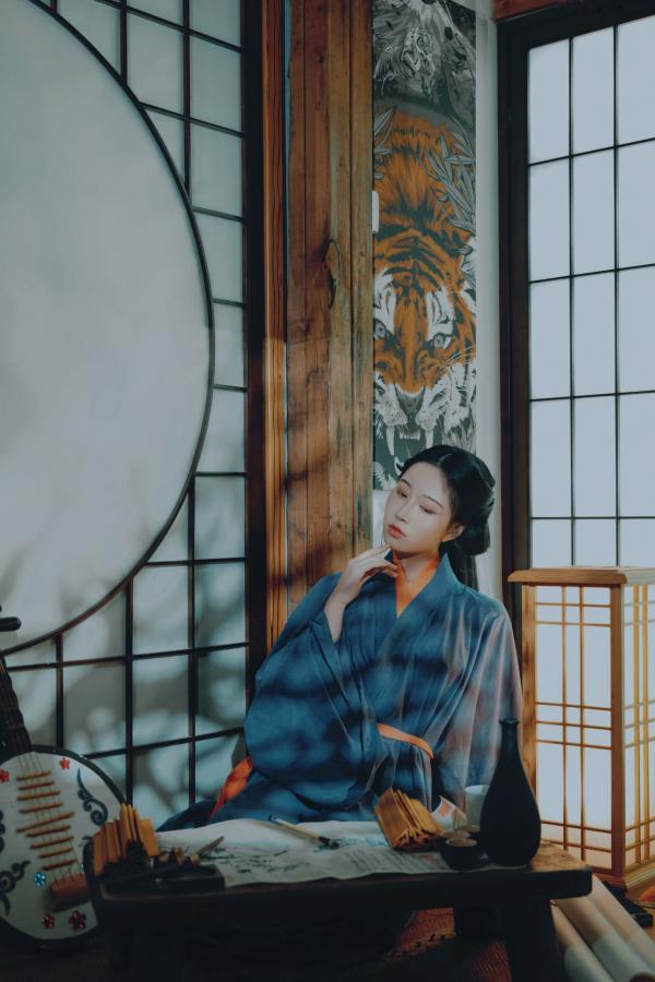 年年Nnian 年年  《年年Nnian-汉宫春月》古典汉服私房写真，唯美气质古风国潮大片第4张图片