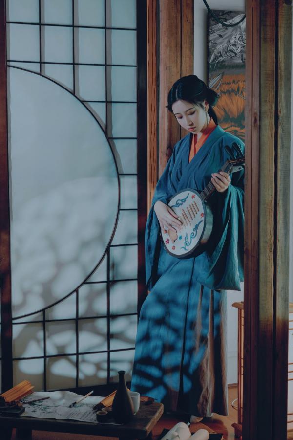 年年Nnian 年年  《年年Nnian-汉宫春月》古典汉服私房写真，唯美气质古风国潮大片第7张图片