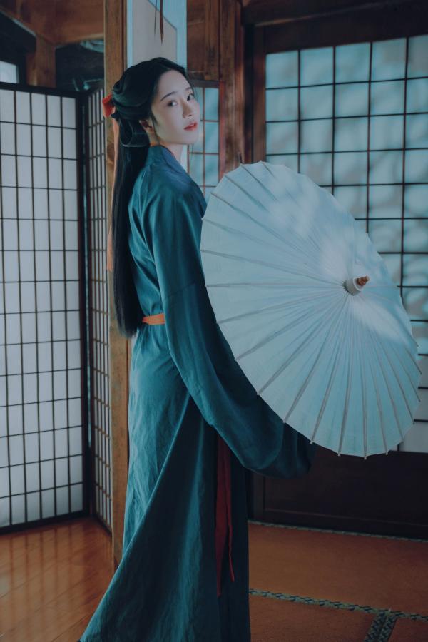 年年Nnian 年年  《年年Nnian-汉宫春月》古典汉服私房写真，唯美气质古风国潮大片第11张图片