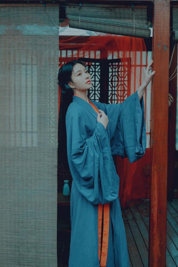 年年Nnian 年年  《年年Nnian-汉宫春月》古典汉服私房写真，唯美气质古风国潮大片第15张图片