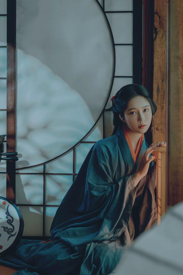 年年Nnian 年年  《年年Nnian-汉宫春月》古典汉服私房写真，唯美气质古风国潮大片第20张图片