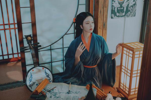 年年Nnian 年年  《年年Nnian-汉宫春月》古典汉服私房写真，唯美气质古风国潮大片第24张图片