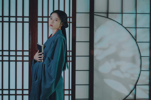 年年Nnian 年年  《年年Nnian-汉宫春月》古典汉服私房写真，唯美气质古风国潮大片第26张图片