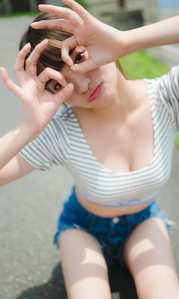    里仲菜月 - こっち向いて、なっちゃん！清新户外与私房比基尼性感写真集第34张图片
