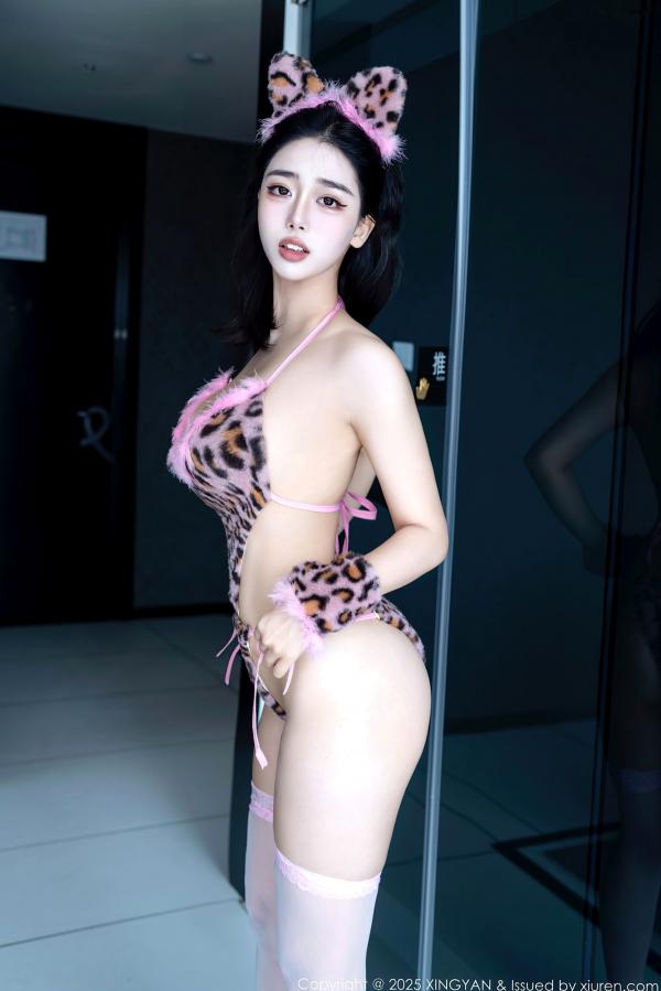    星颜社-405-阮福福-豹纹情趣内衣与白丝诱惑，室内私房写真风格火辣性感，演绎野性美感第4张图片