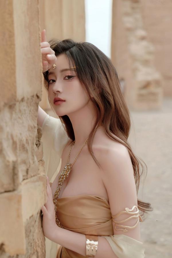 年年Nnian 年年  年年Nnian-圣墟：荒漠古迹中的异域金色女神，唯美大尺度艺术私房写真第10张图片