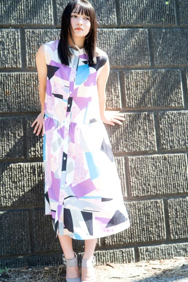    佐山すずか - 週末彼女，清新私房写真，极致童颜巨乳，居家慵懒风格，治愈系性感女神第3张图片