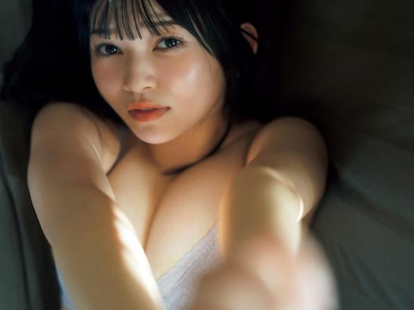    佐山すずか - 週末彼女，清新私房写真，极致童颜巨乳，居家慵懒风格，治愈系性感女神第26张图片