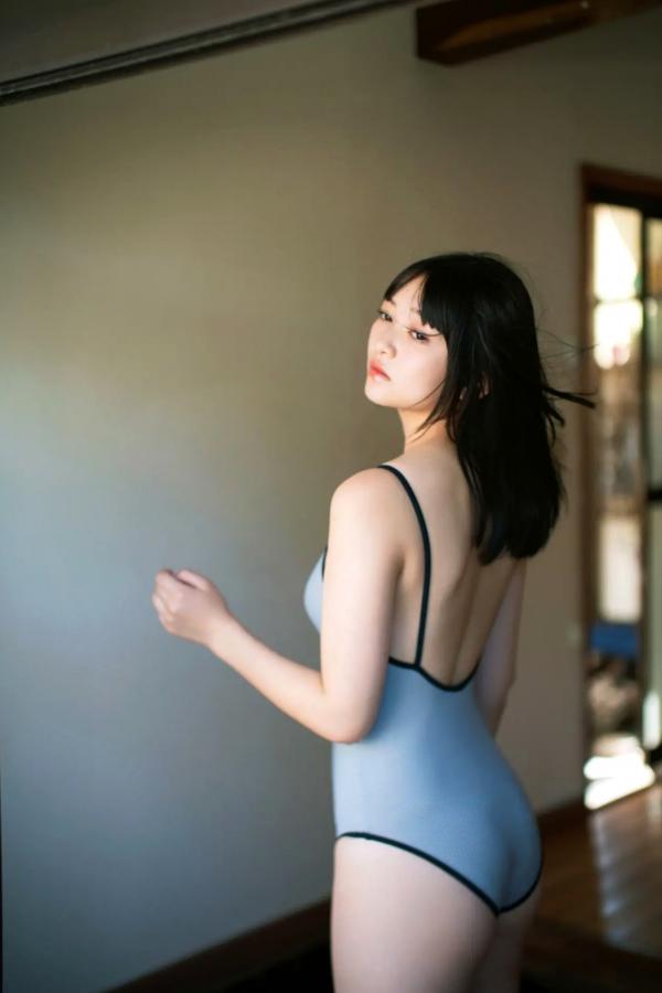    佐山すずか - 週末彼女，清新私房写真，极致童颜巨乳，居家慵懒风格，治愈系性感女神第28张图片
