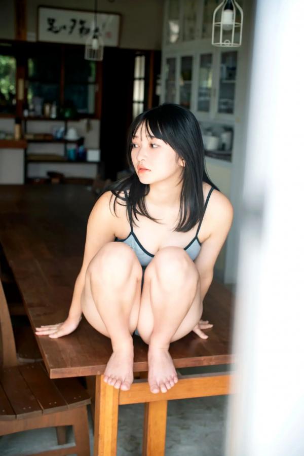    佐山すずか - 週末彼女，清新私房写真，极致童颜巨乳，居家慵懒风格，治愈系性感女神第35张图片