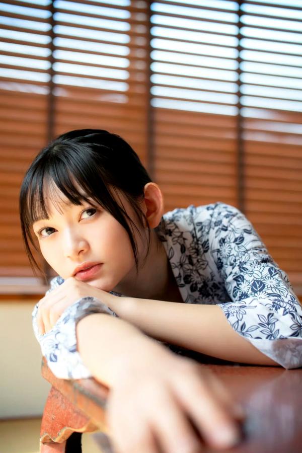    佐山すずか - 週末彼女，清新私房写真，极致童颜巨乳，居家慵懒风格，治愈系性感女神第76张图片