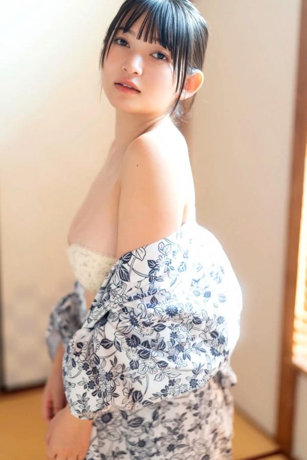    佐山すずか - 週末彼女，清新私房写真，极致童颜巨乳，居家慵懒风格，治愈系性感女神第81张图片