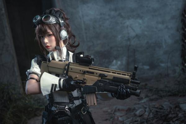    爆机少女喵小吉-战斗女仆第二弹-战损风特战制服COS-末世荒野持枪写真第1张图片