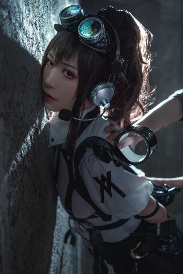   爆机少女喵小吉-战斗女仆第二弹-战损风特战制服COS-末世荒野持枪写真第7张图片
