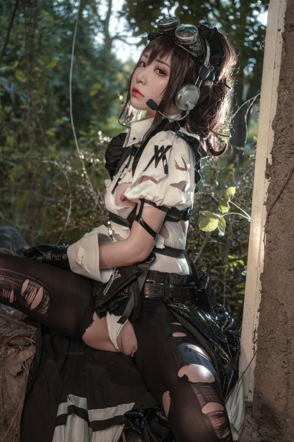    爆机少女喵小吉-战斗女仆第二弹-战损风特战制服COS-末世荒野持枪写真第13张图片