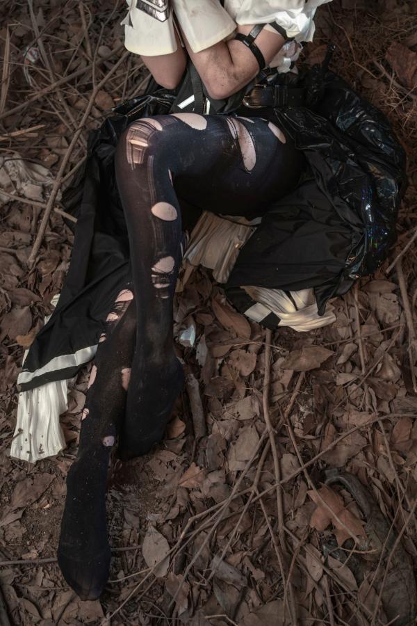    爆机少女喵小吉-战斗女仆第二弹-战损风特战制服COS-末世荒野持枪写真第28张图片
