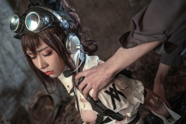    爆机少女喵小吉-战斗女仆第二弹-战损风特战制服COS-末世荒野持枪写真第33张图片