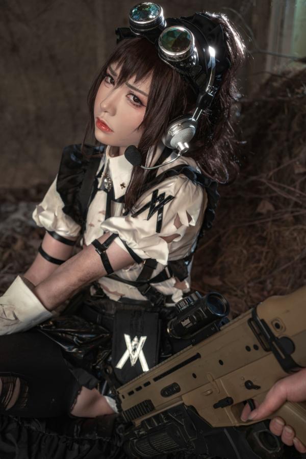    爆机少女喵小吉-战斗女仆第二弹-战损风特战制服COS-末世荒野持枪写真第41张图片