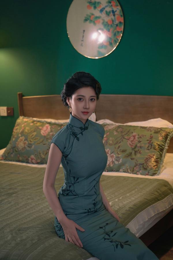 年年Nnian 年年  年年Nnian-海上花：复古旗袍卧室私房写真，极致东方韵味，解锁优雅与性感的致命诱惑第13张图片