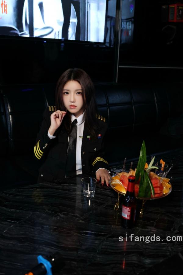    XR-Uncensored-小薯条nienie-KTV包厢激情演出：极品制服诱惑与大尺度丝袜写真，沉浸式剧情体验第19张图片