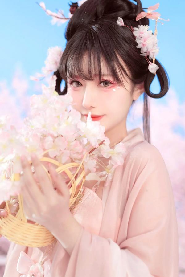   Shika小鹿鹿 - 汉服写真 | 樱花树下古风唯美少女，打造清纯灵动仙气大片第1张图片