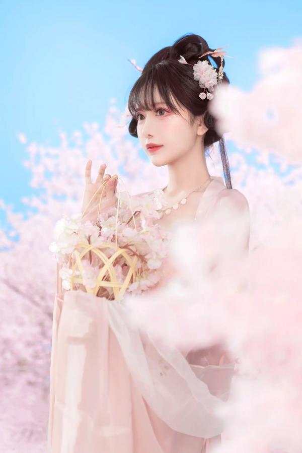    Shika小鹿鹿 - 汉服写真 | 樱花树下古风唯美少女，打造清纯灵动仙气大片第13张图片