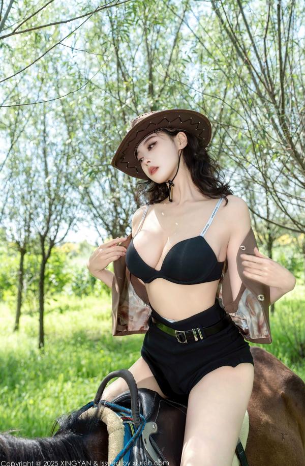    XingYan星颜社-391-清妙：户外森林马场牛仔女郎骑马写真，黑色内衣演绎狂野性感，极致私房大片第8张图片