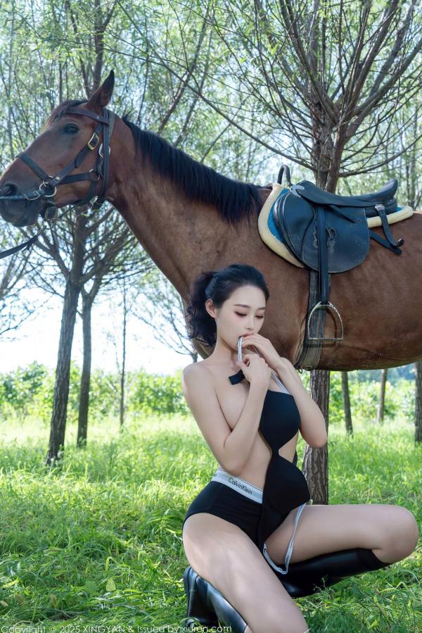    XingYan星颜社-391-清妙：户外森林马场牛仔女郎骑马写真，黑色内衣演绎狂野性感，极致私房大片第73张图片
